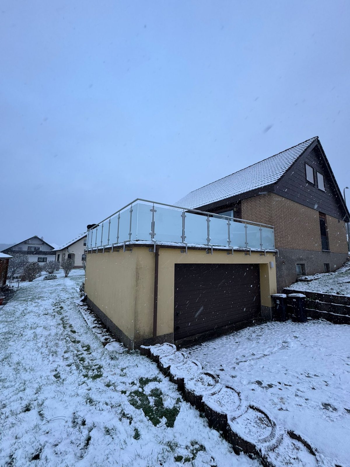 Balkon mit Glasgeländer – Referenz von AN Metallbau