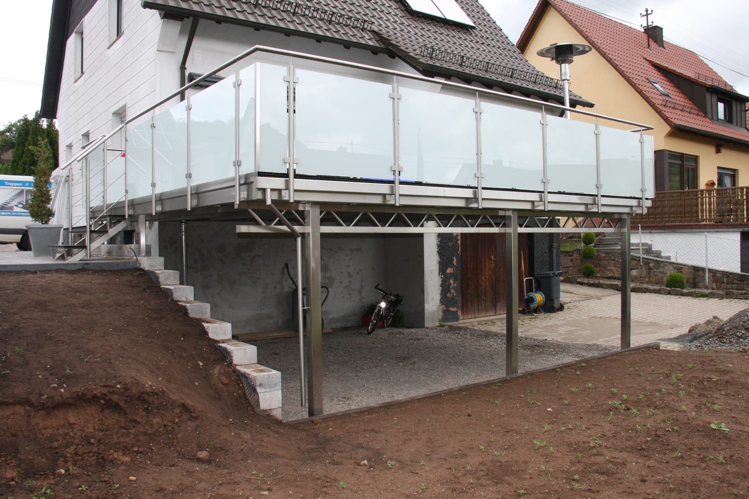 Balkon mit Glasgeländer – Referenz 1 – AN Metallbau GmbH
