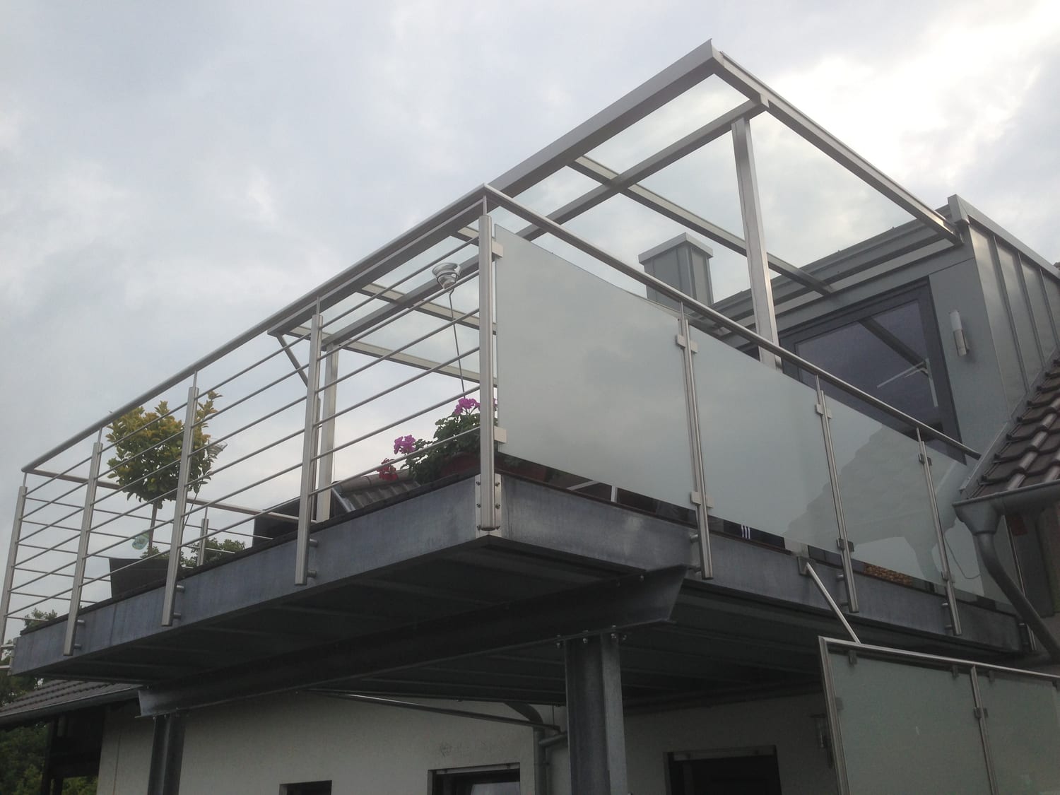 Balkon mit Glasgeländer – Referenz 3 – AN Metallbau GmbH