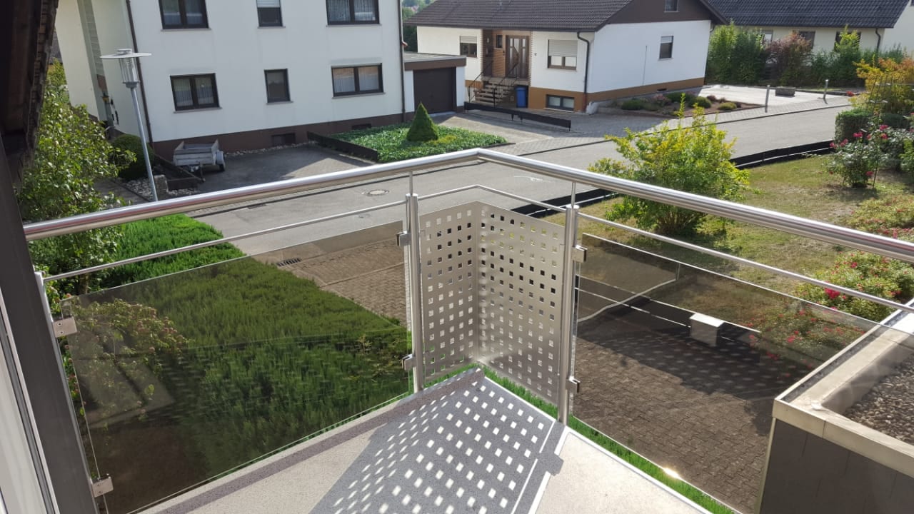Balkon mit Glasgeländer – Referenz 24 – AN Metallbau GmbH