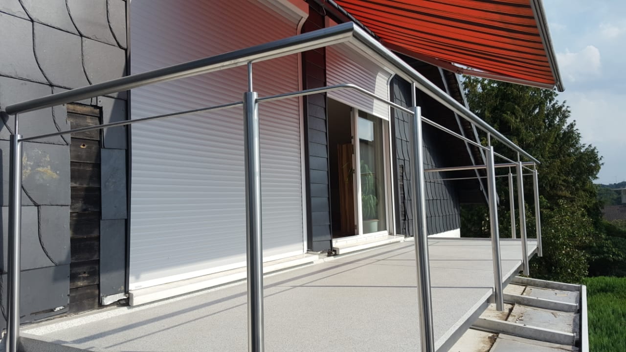 Balkon mit Glasgeländer – Referenz 25 – AN Metallbau GmbH