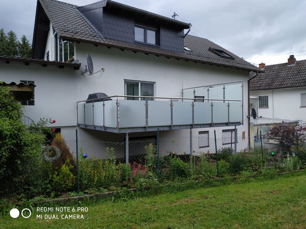 Balkon mit Glasgeländer – Referenz 30 – AN Metallbau GmbH