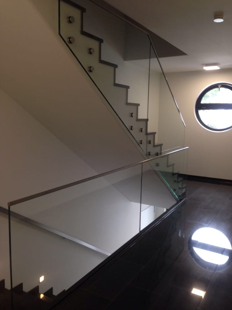 Treppengeländer aus Edelstahl & Glas – Referenz 145 – AN Metallbau GmbH